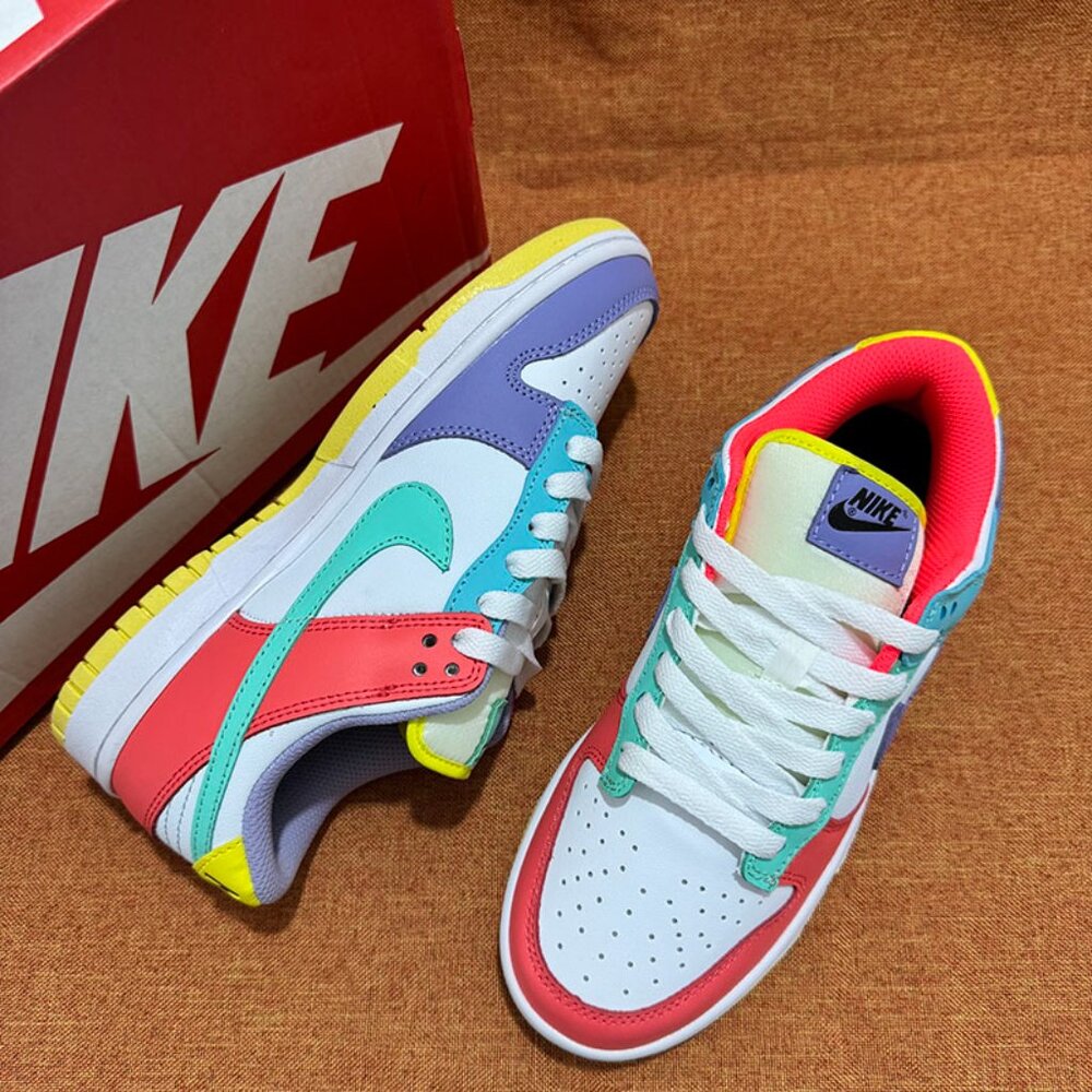 Nike Dunk Low Se Easter Candy White/Green Glow/Sunset - Picture 2 of 6